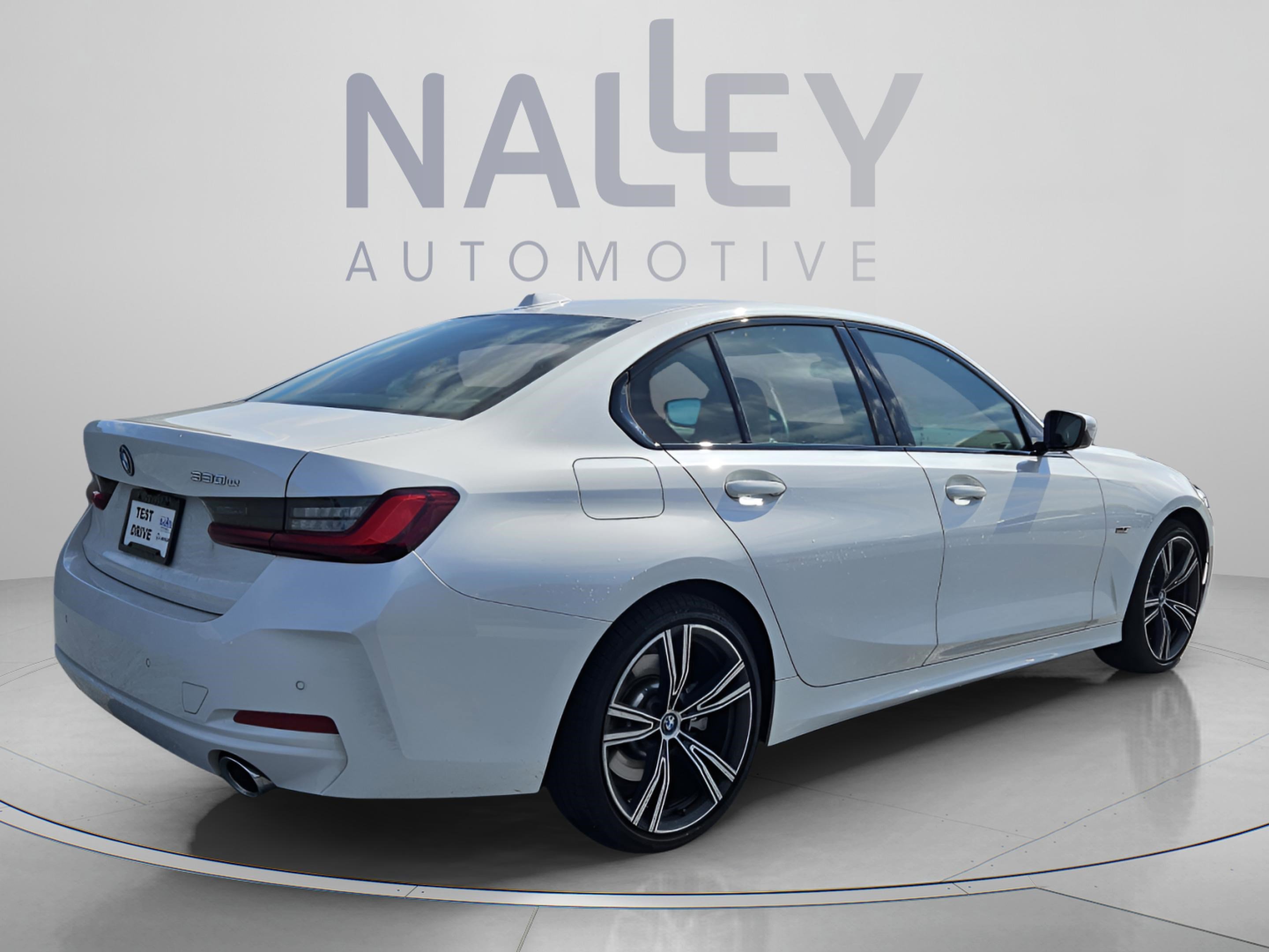 Used 2023 BMW 330e w/ Driving Assistance Package RWD image 5