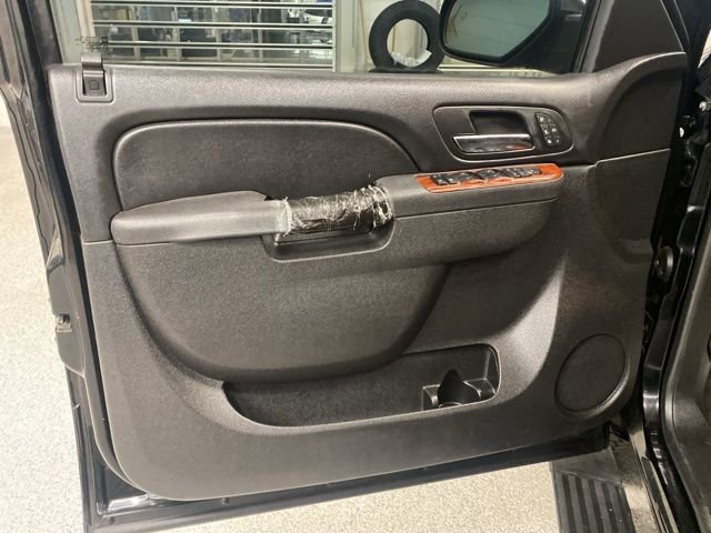 Used 2013 Chevrolet Tahoe LTZ image 28