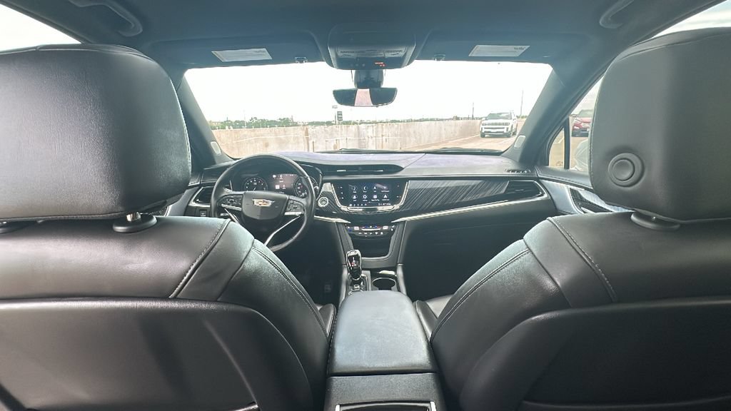 Used 2024 Cadillac XT6 Premium Luxury w/ Technology Package FWD image 28