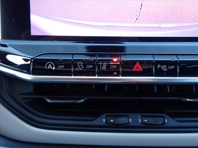 Used 2024 Jeep Compass Limited image 18