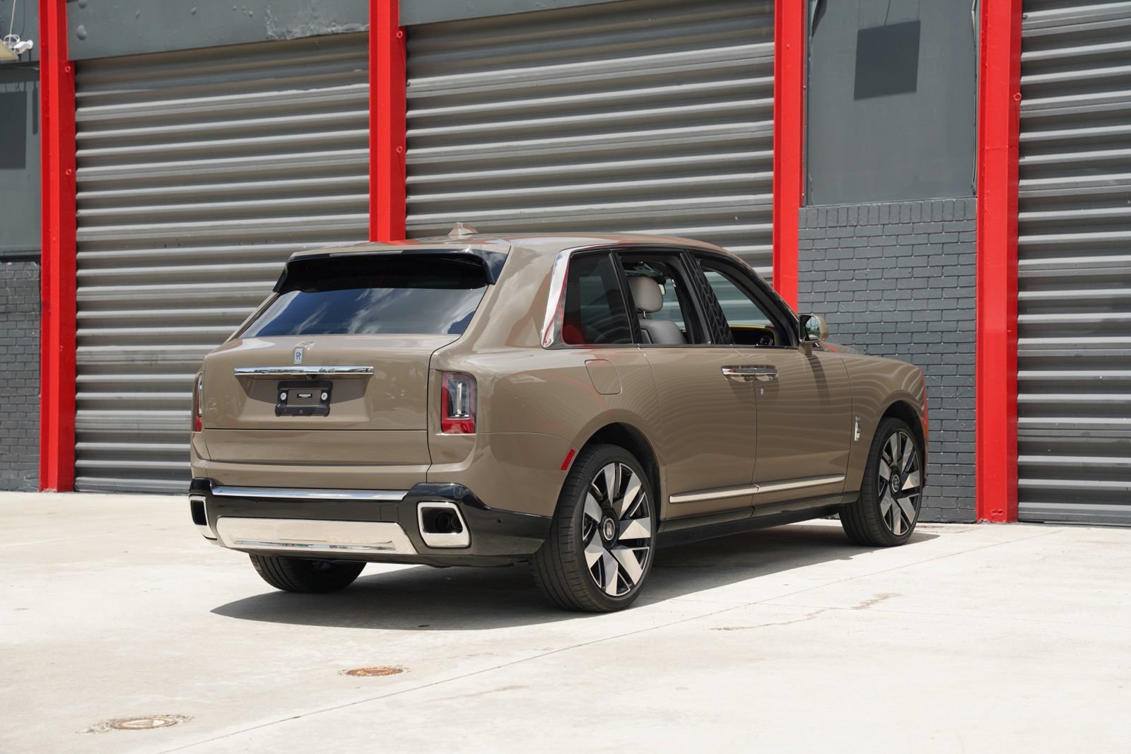 Used 2025 Rolls-Royce Cullinan AWD/4WD image 10