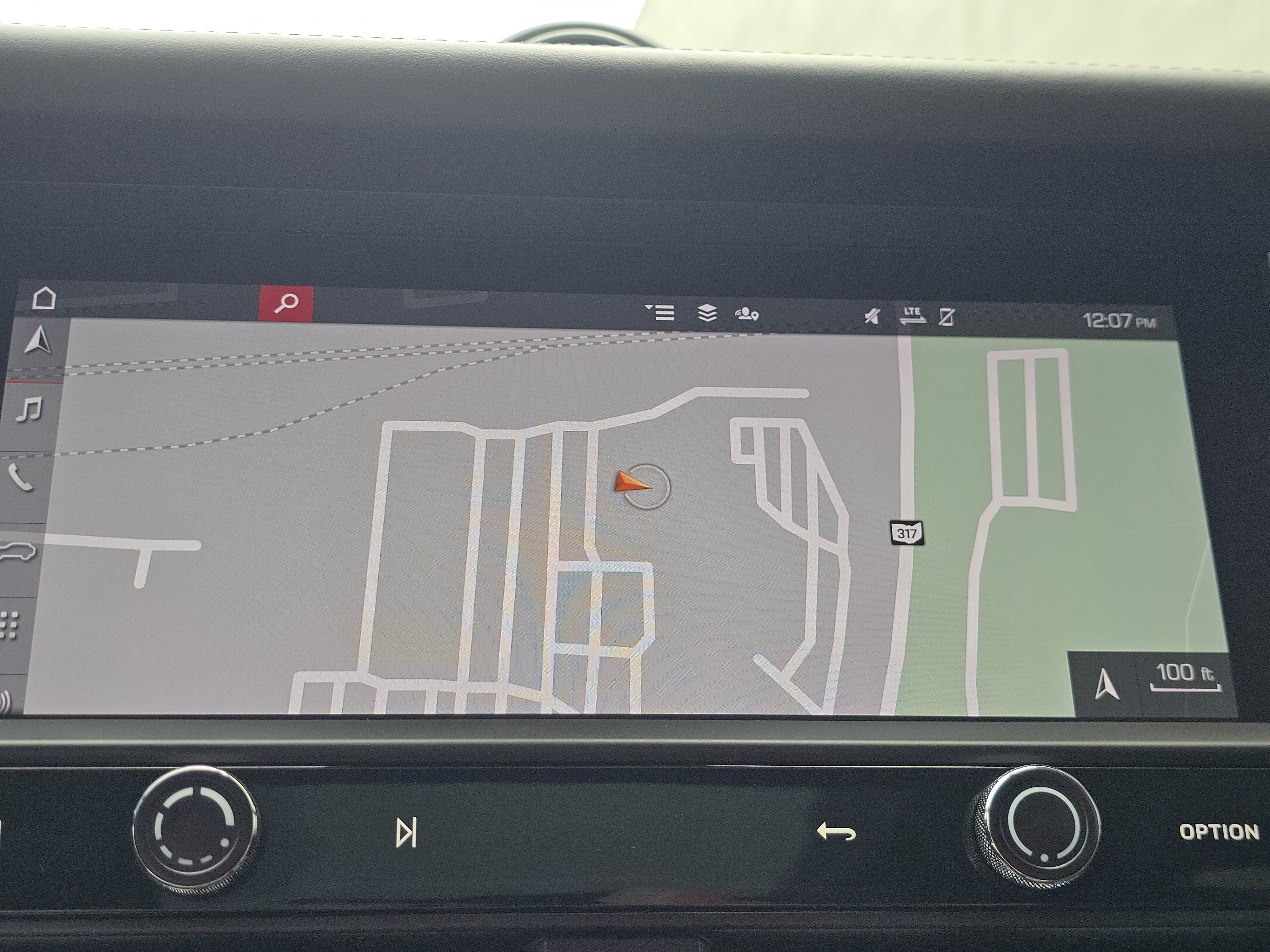 Certified 2023 Porsche Macan AWD/4WD image 7