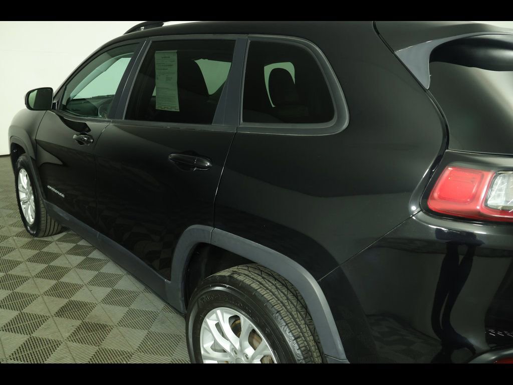 Used 2022 Jeep Cherokee Latitude Lux w/ Sun & Sound Group AWD/4WD image 17