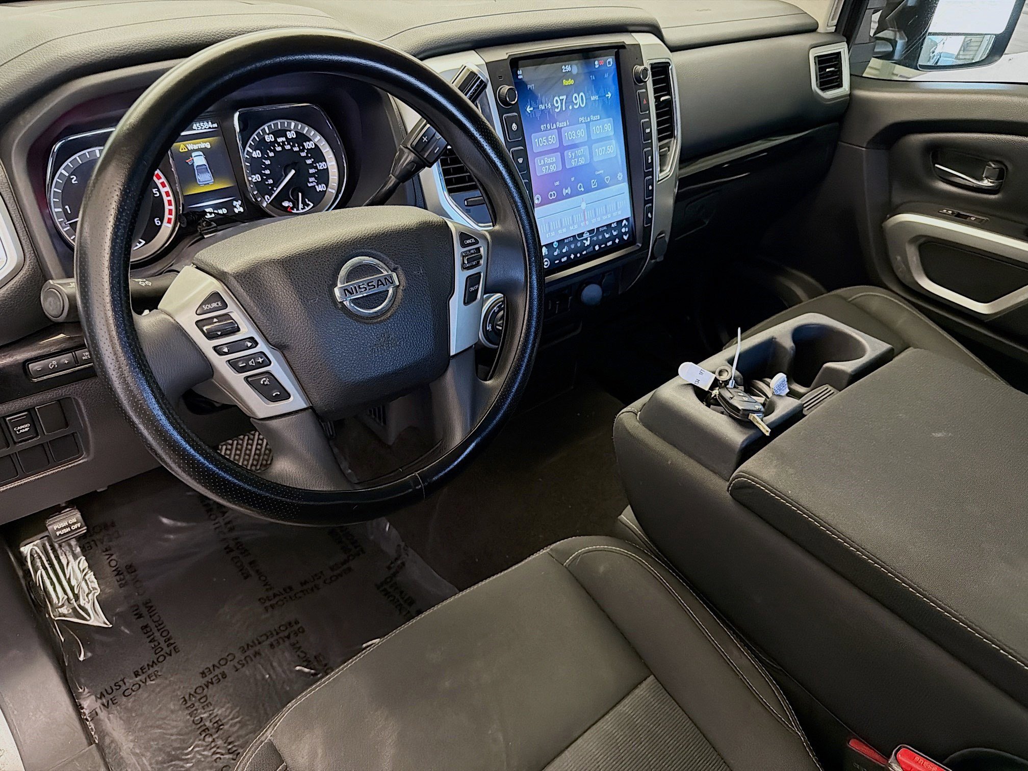 Used 2018 Nissan Titan SV image 7