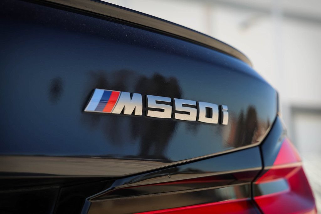 Used 2022 BMW M550i xDrive AWD/4WD image 8
