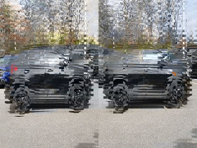 Used 2022 GMC Terrain SLE w/ Elevation Edition image 2