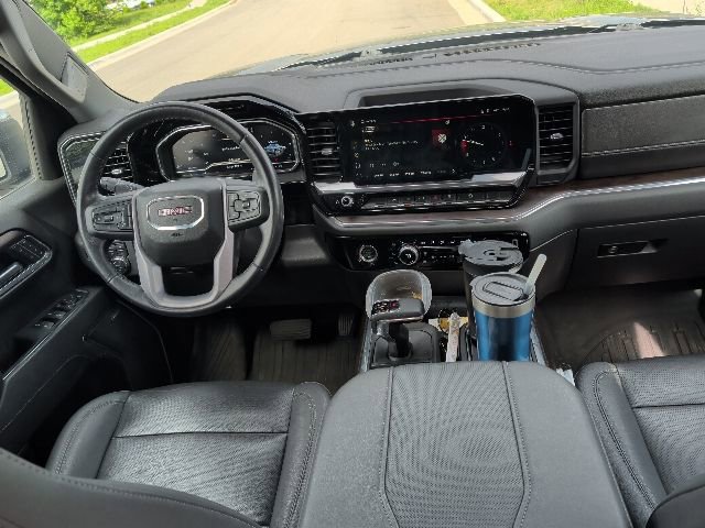 Used 2023 GMC Sierra 1500 SLT w/ SLT Premium Package AWD/4WD image 17