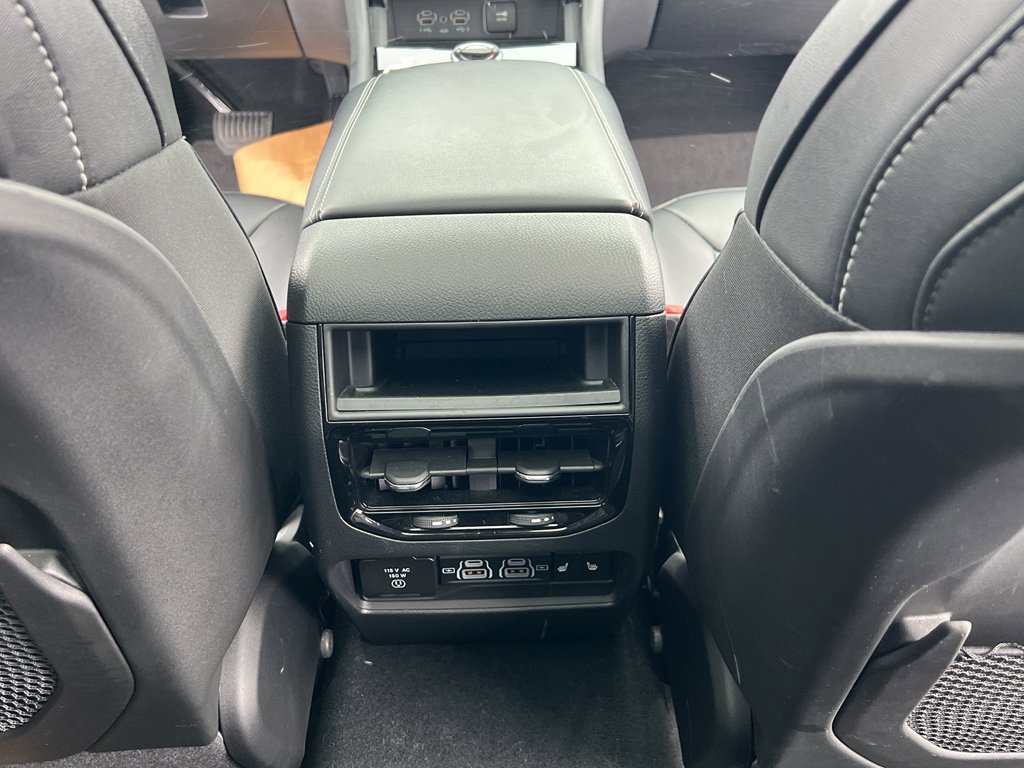 Used 2024 Jeep Grand Cherokee Limited w/ Black Appearance Package image 37