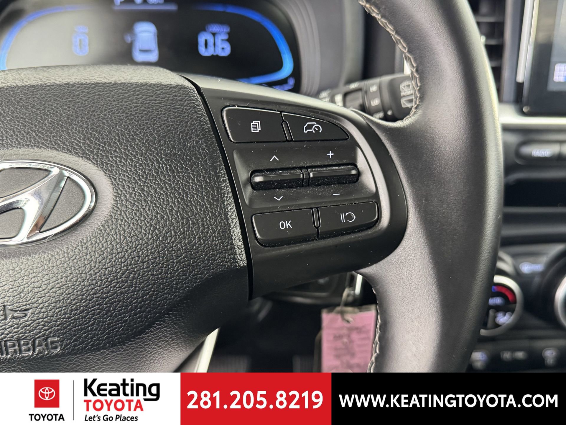 Used 2023 Hyundai Venue SEL image 28