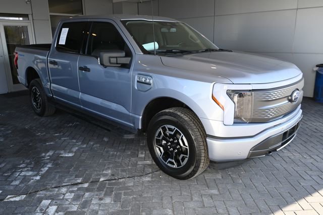 Used 2022 Ford F150 Lightning XLT image 7