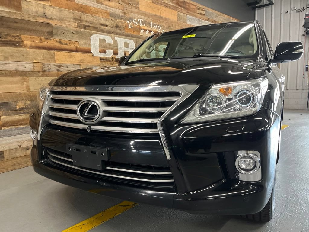 Used 2014 Lexus LX 570 4WD w/ Luxury Package image 8