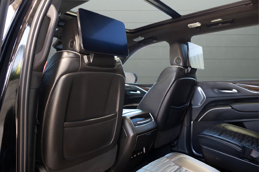 Used 2023 Cadillac Escalade Sport Platinum w/ LPO, ONYX Package AWD/4WD image 47