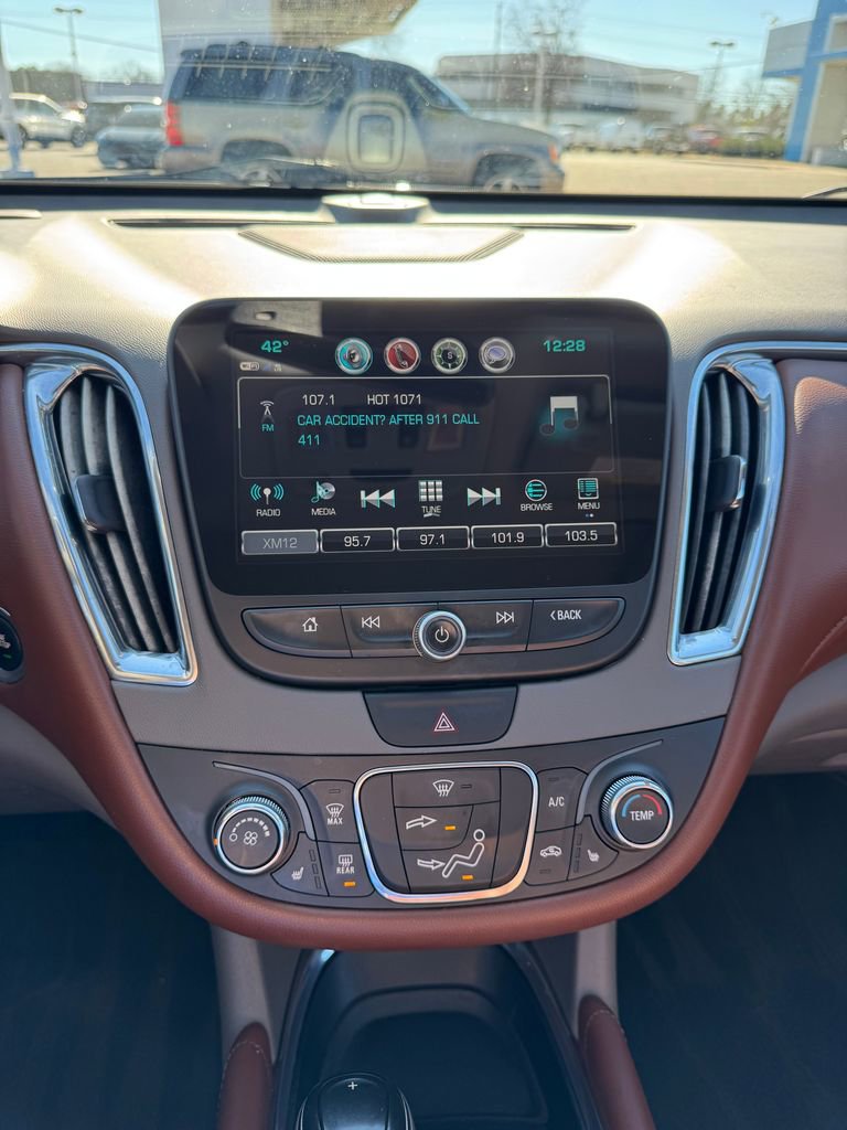 Used 2018 Chevrolet Malibu LT w/ Leather Package image 22