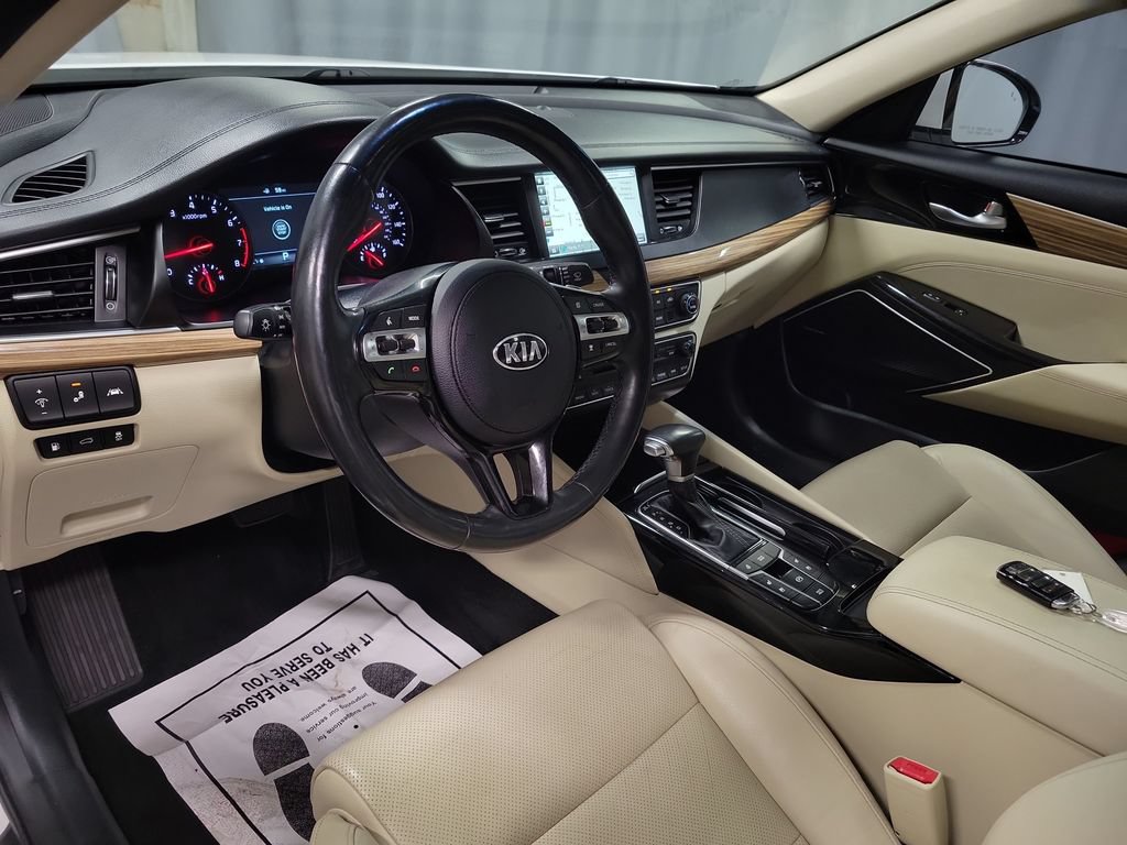 Used 2017 Kia Cadenza Technology FWD image 17