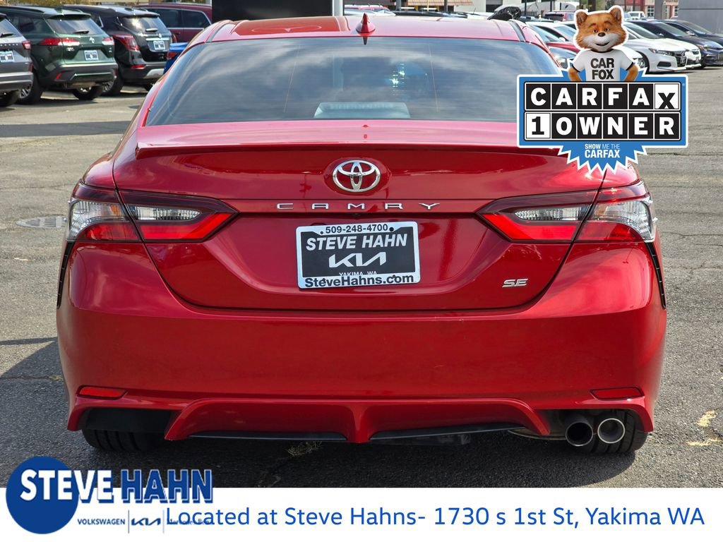 Used 2024 Toyota Camry SE image 4