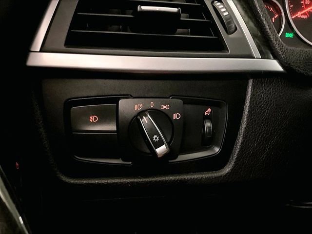 Used 2018 BMW 330i xDrive Sedan AWD/4WD image 31