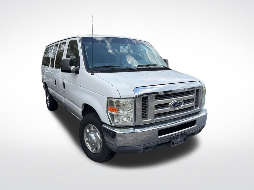 Used 2011 Ford E-350 and Econoline 350 XLT image 2