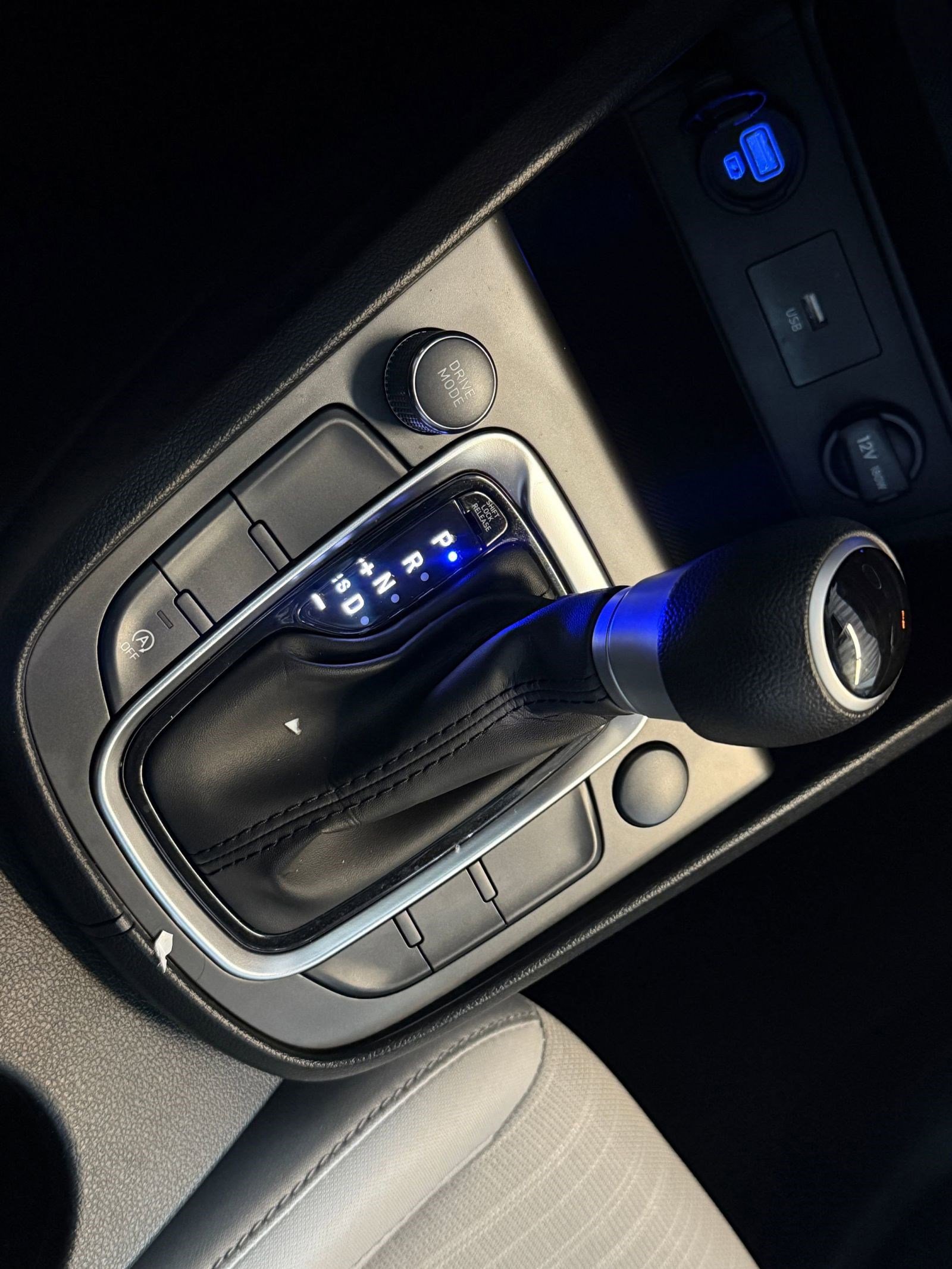 Used 2022 Hyundai Kona SEL w/ Cargo Package image 16