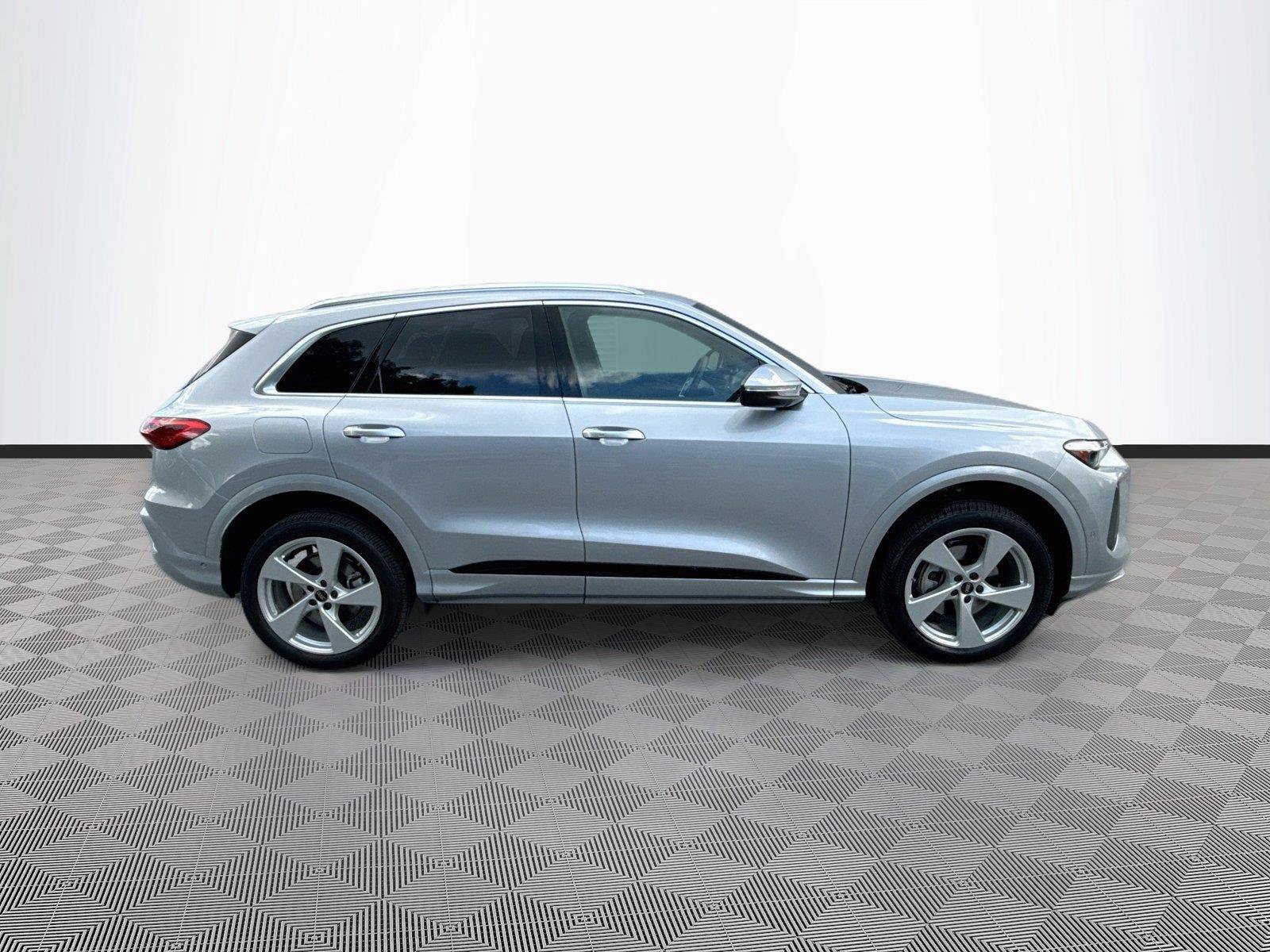 Used 2025 Audi Q5 Premium Plus AWD/4WD image 8