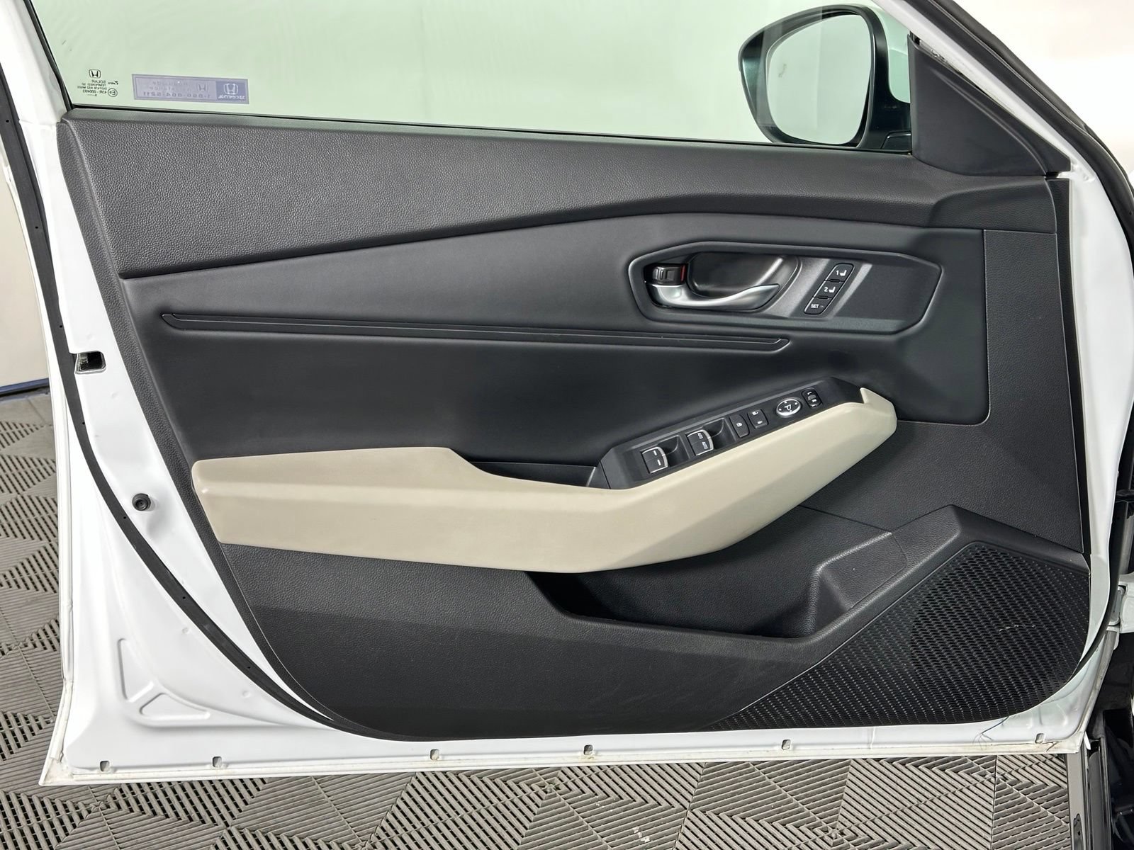 Used 2023 Honda Accord EX-L image 29