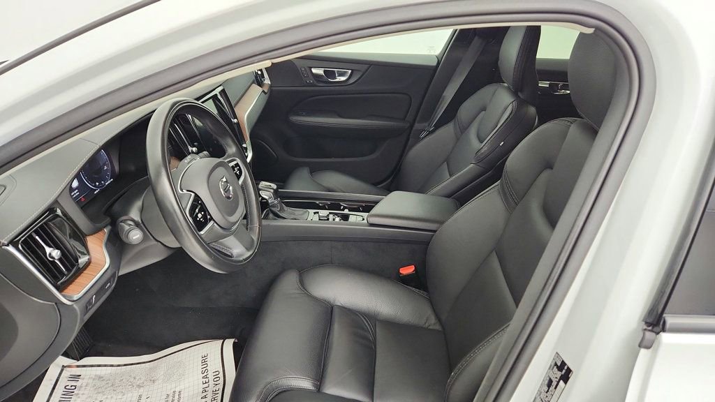 Used 2020 Volvo V60 T5 Cross Country w/ Protection Package Premier image 19