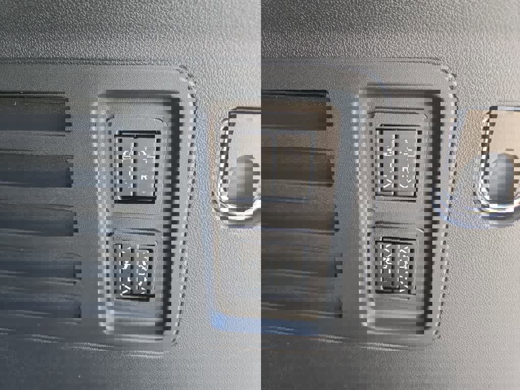 New 2026 Chevrolet Traverse RS image 35