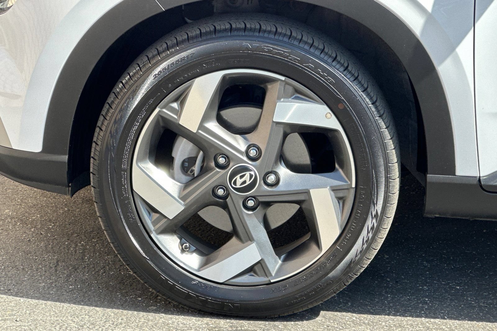 Used 2025 Hyundai Venue SEL FWD image 26