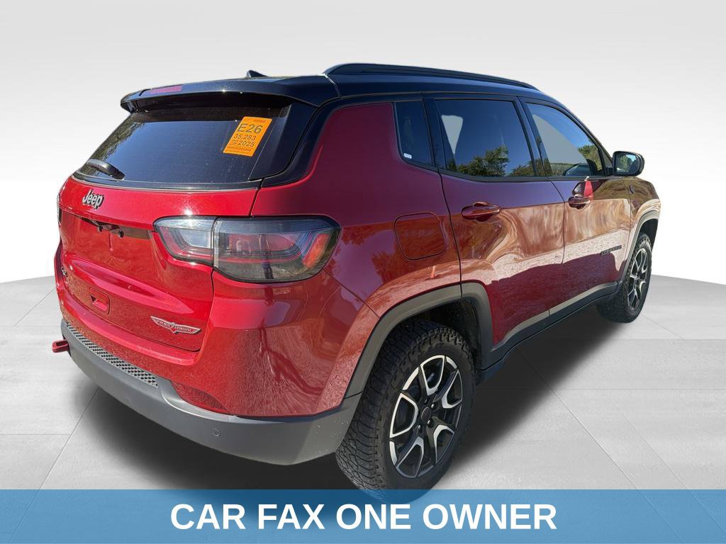 Used 2025 Jeep Compass Trailhawk w/ Trailhawk Elite Group AWD/4WD image 17