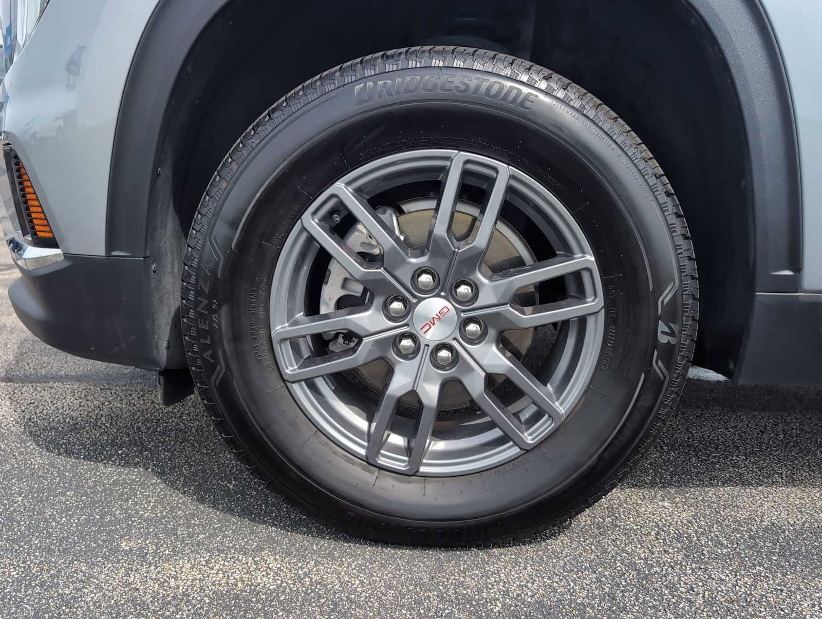 Used 2025 GMC Acadia Elevation FWD image 32