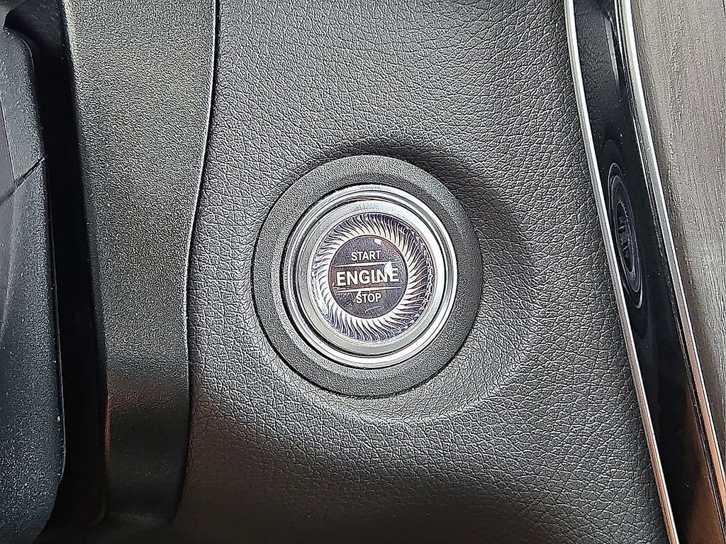 Used 2022 Mercedes-Benz GLC 300 image 30