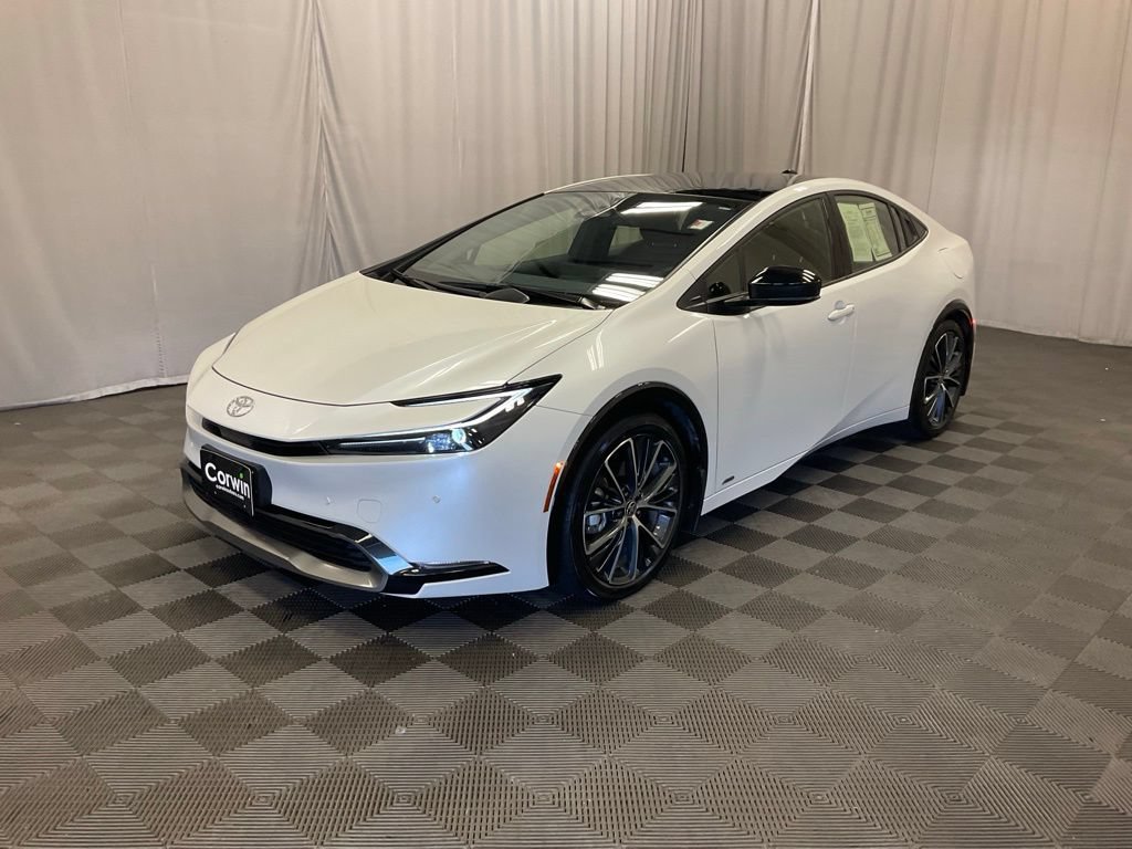 Used 2024 Toyota Prius XLE AWD/4WD image 4