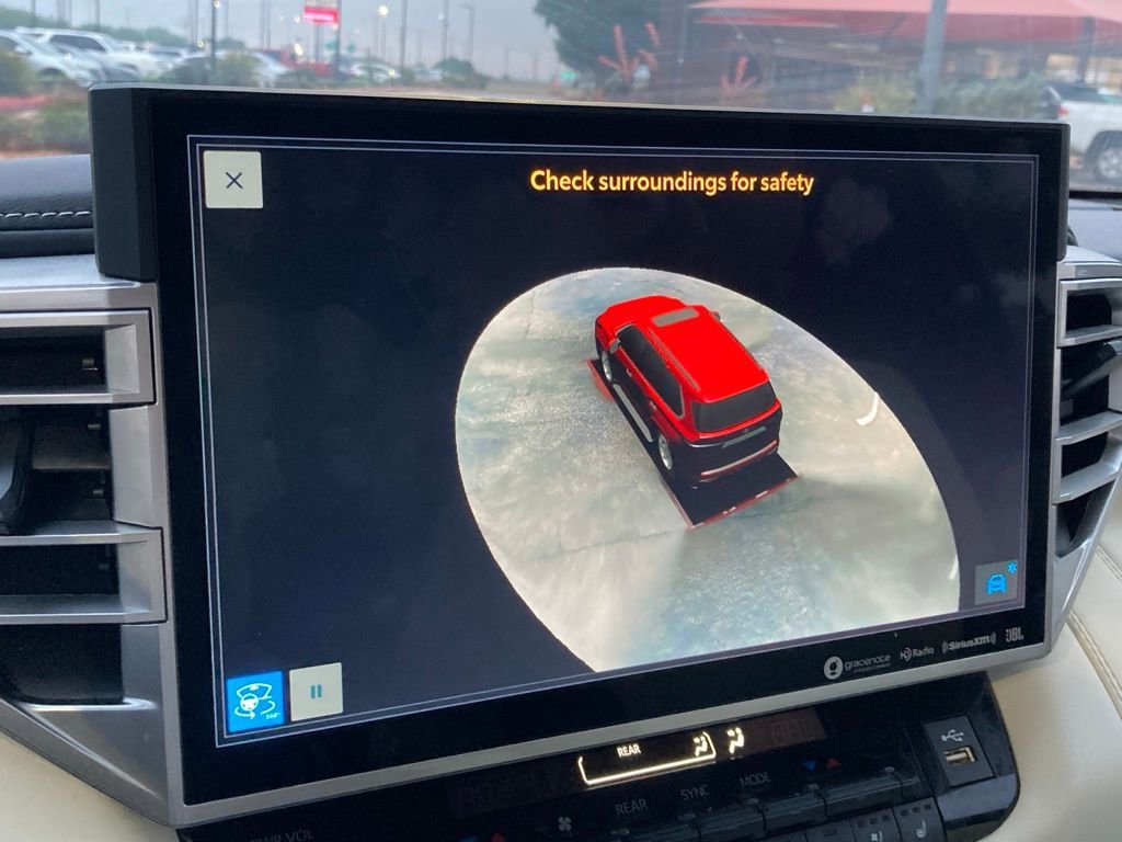 Used 2023 Toyota Sequoia Capstone AWD/4WD image 25