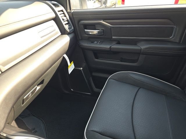 Used 2025 RAM 2500 Laramie AWD/4WD image 24