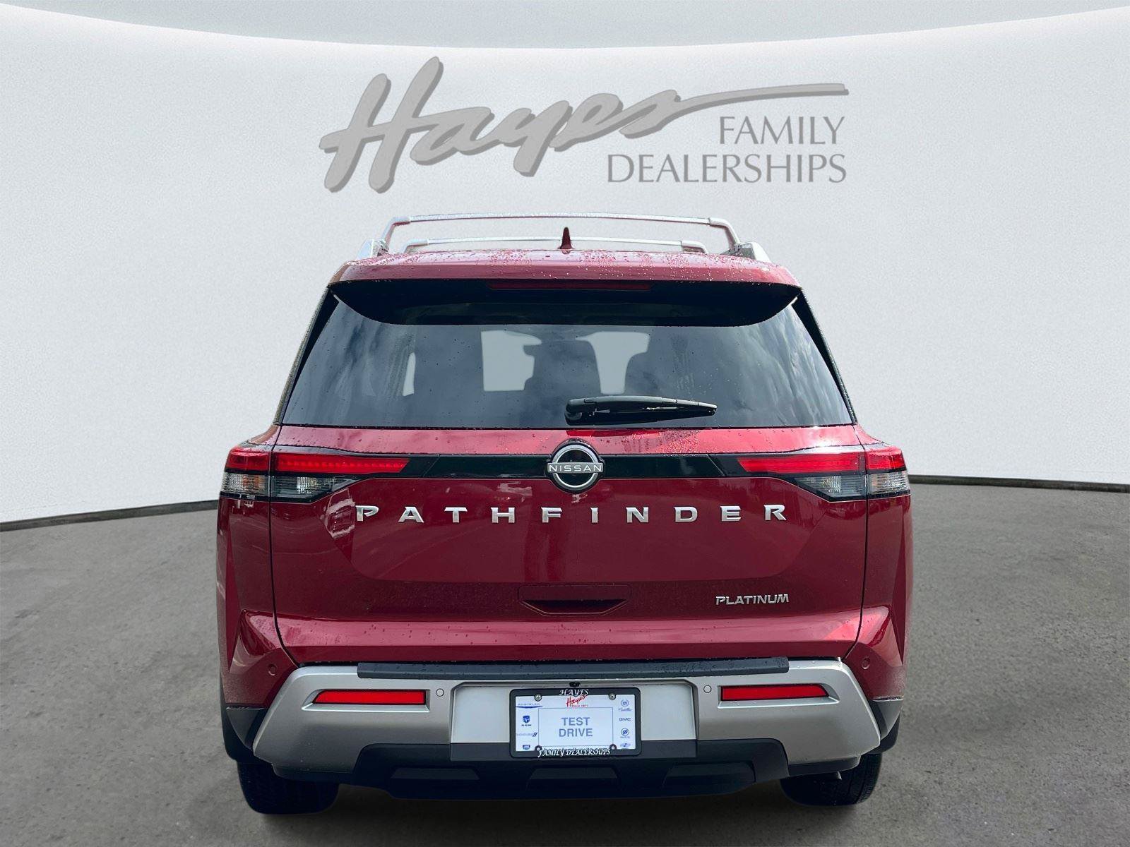 Used 2023 Nissan Pathfinder Platinum w/ Cargo Package FWD image 4