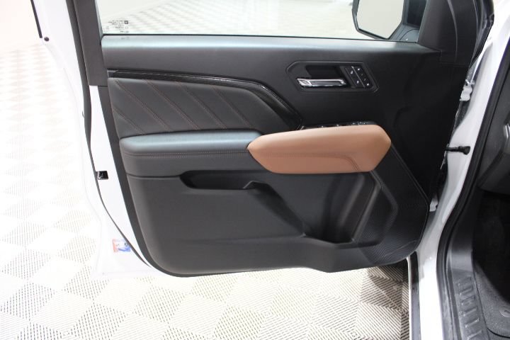 New 2026 GMC Canyon AT4 w/ Technology Plus Package AWD/4WD image 18