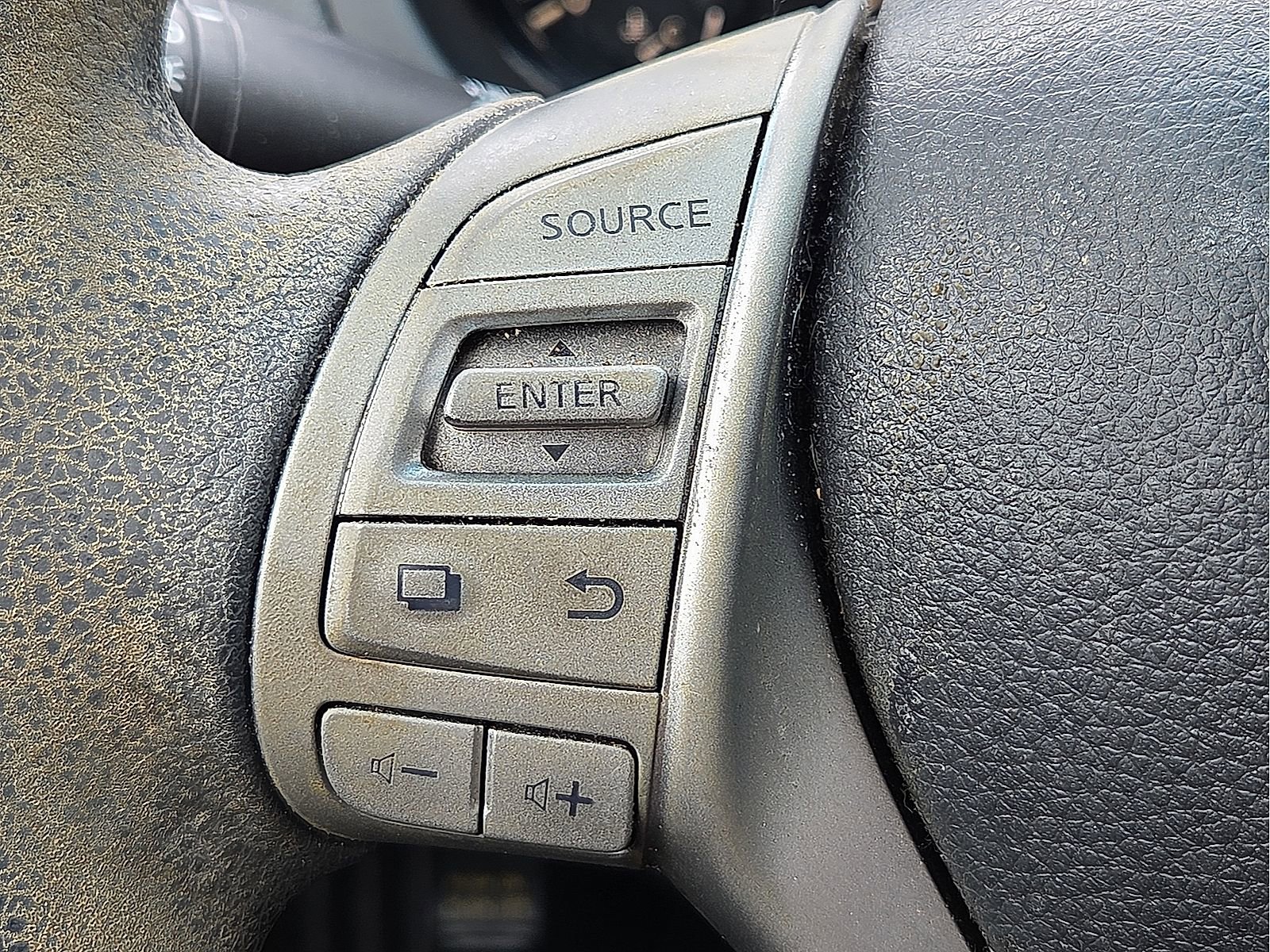 Used 2015 Nissan Altima 2.5 S w/ Power Driver Seat Package FWD image 18