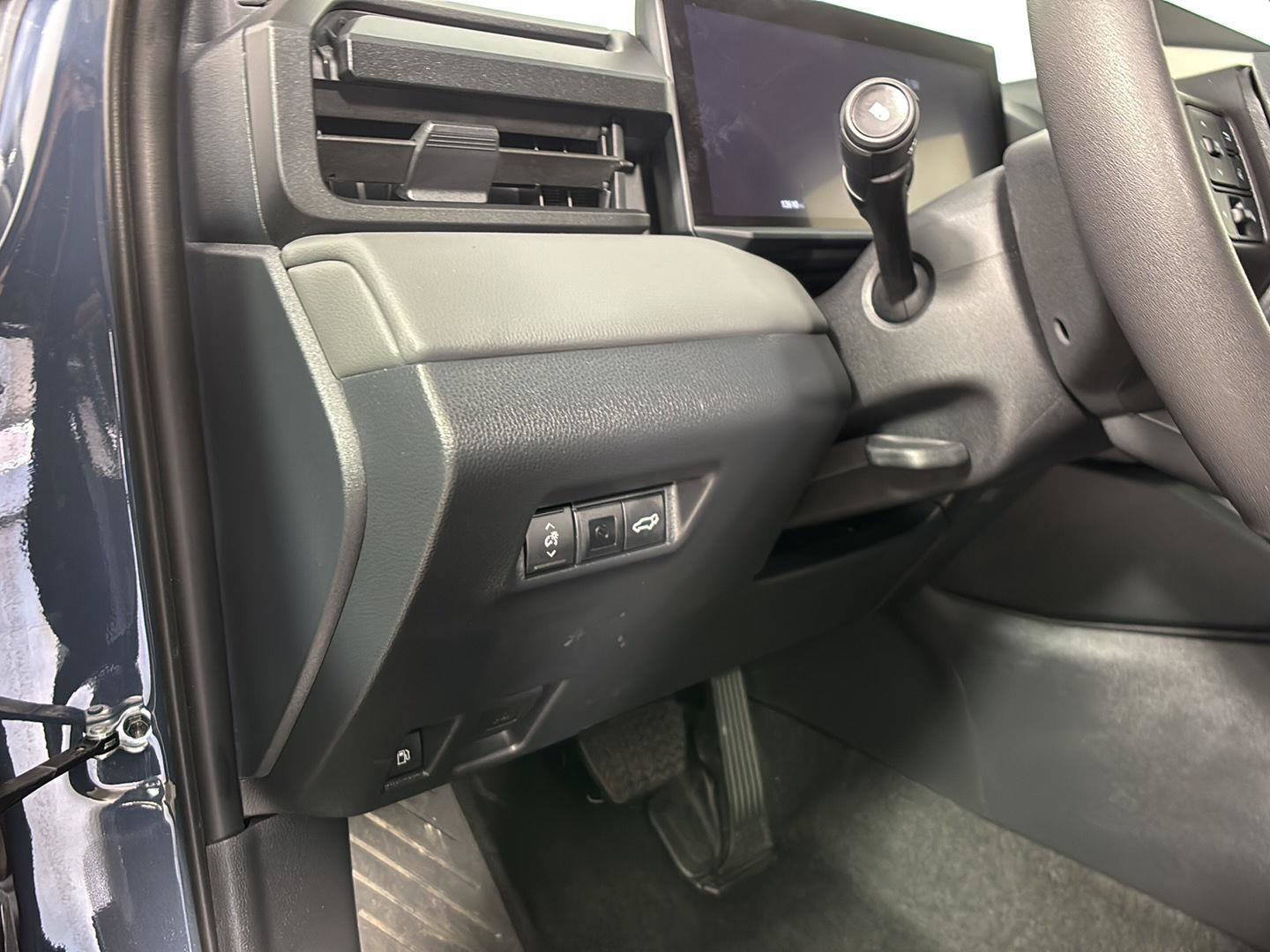 Used 2026 Toyota RAV4 XLE Premium AWD/4WD image 29