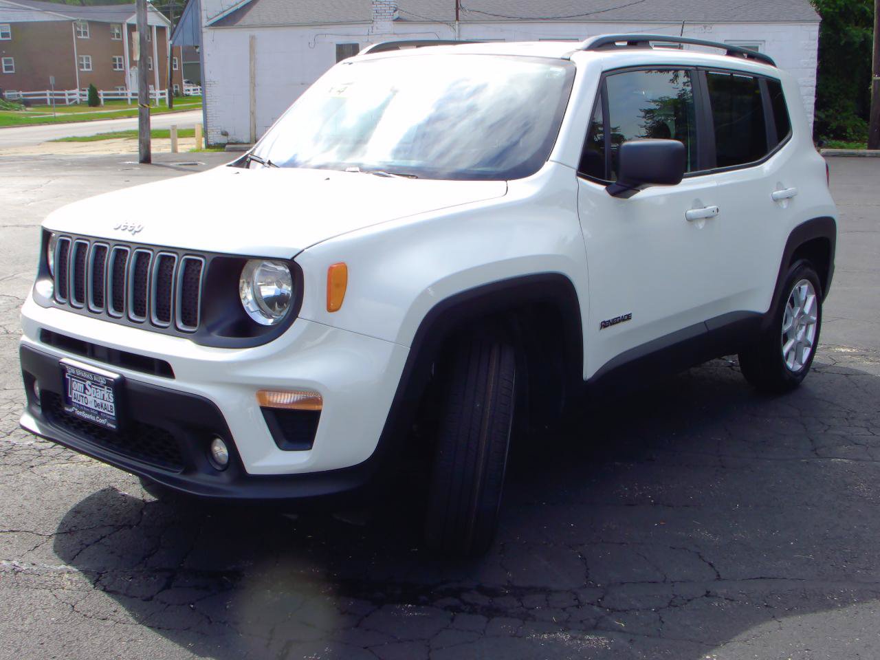 Used 2022 Jeep Renegade Latitude AWD/4WD image 3