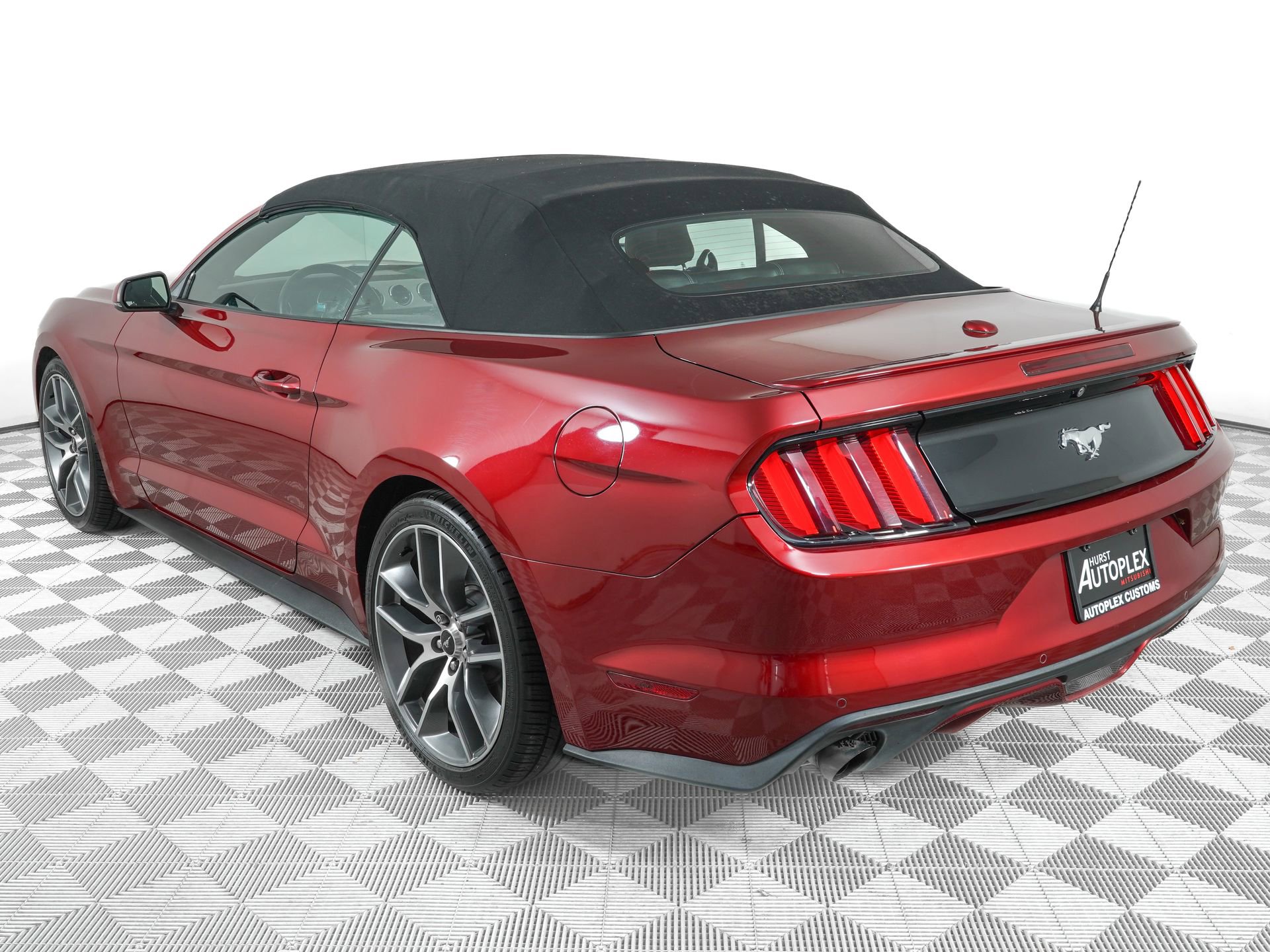 Used 2016 Ford Mustang Premium w/ Equipment Group 201A image 7