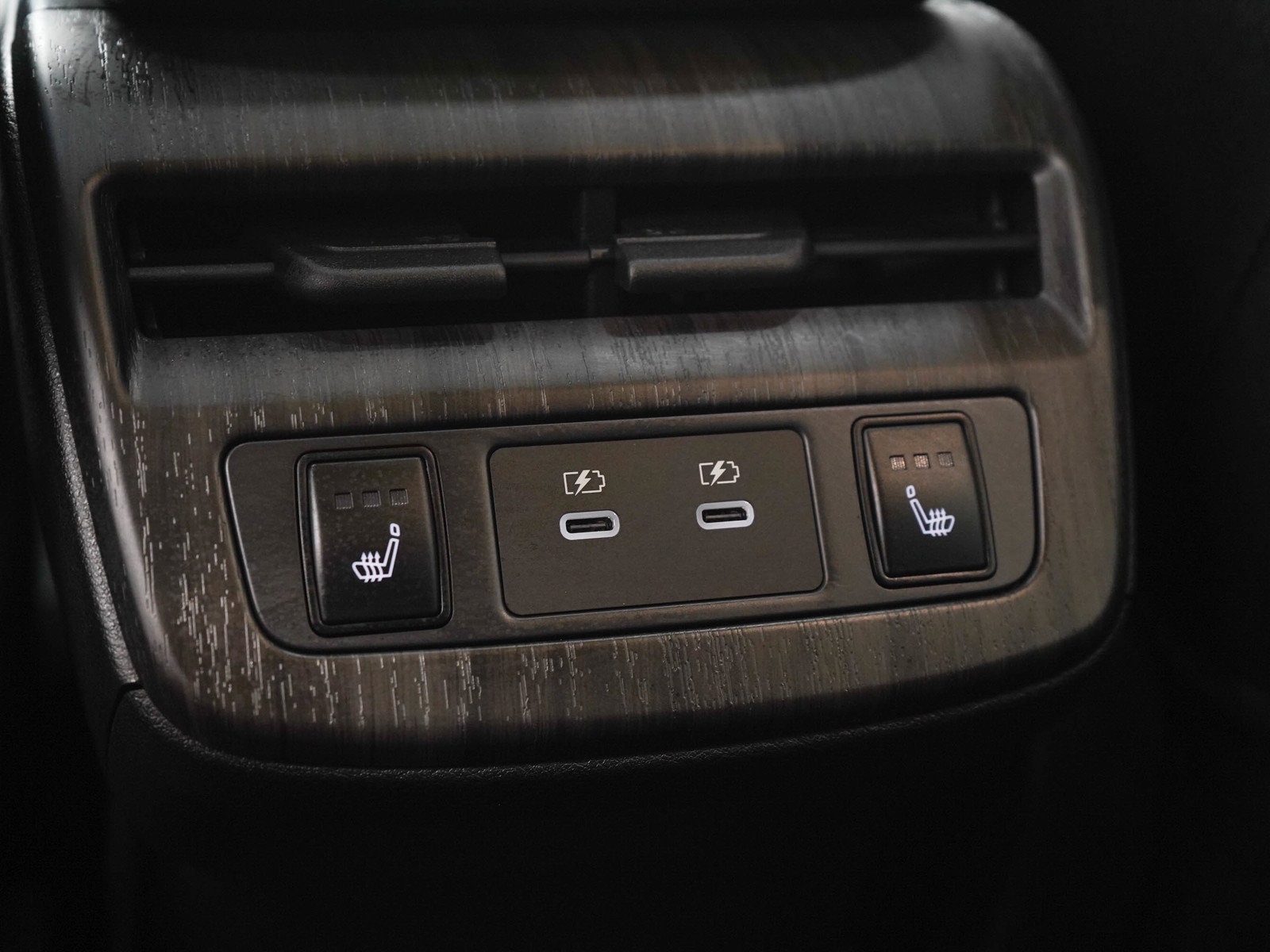 Used 2025 Nissan Ariya AWD image 16