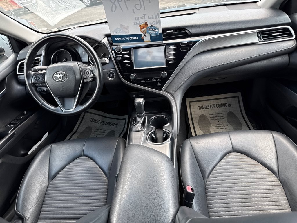 Used 2018 Toyota Camry SE w/ Convenience Package FWD image 12