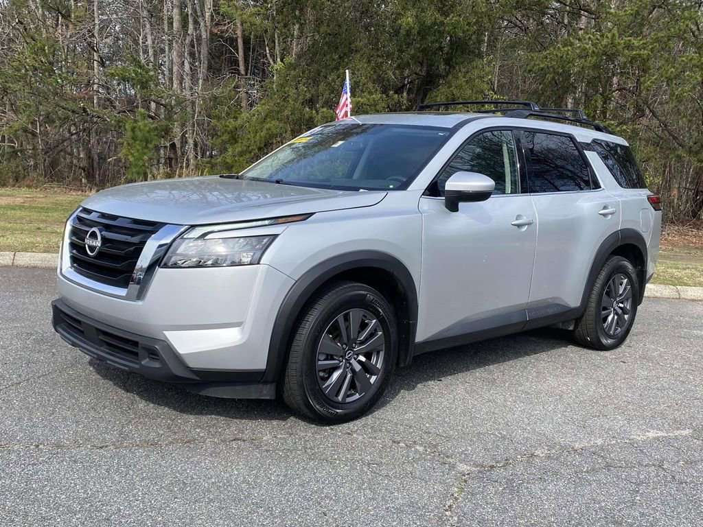 Used 2024 Nissan Pathfinder SV w/ SV Premium Package