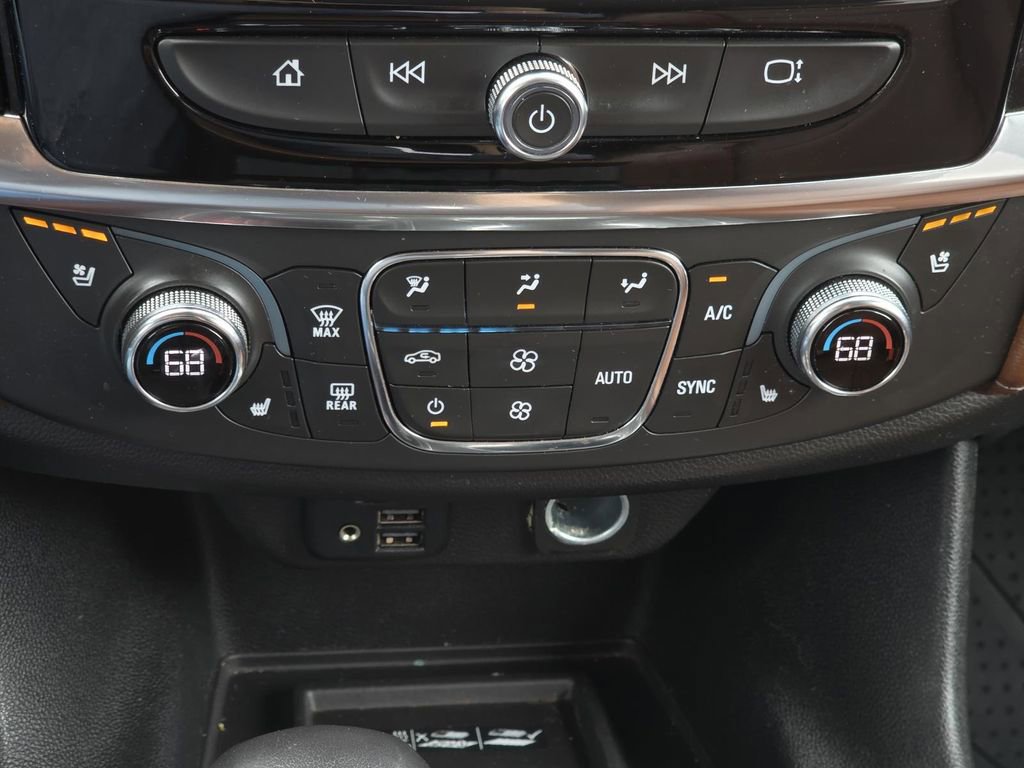 Used 2021 Chevrolet Traverse High Country w/ LPO, Floor Liner Package AWD/4WD image 29