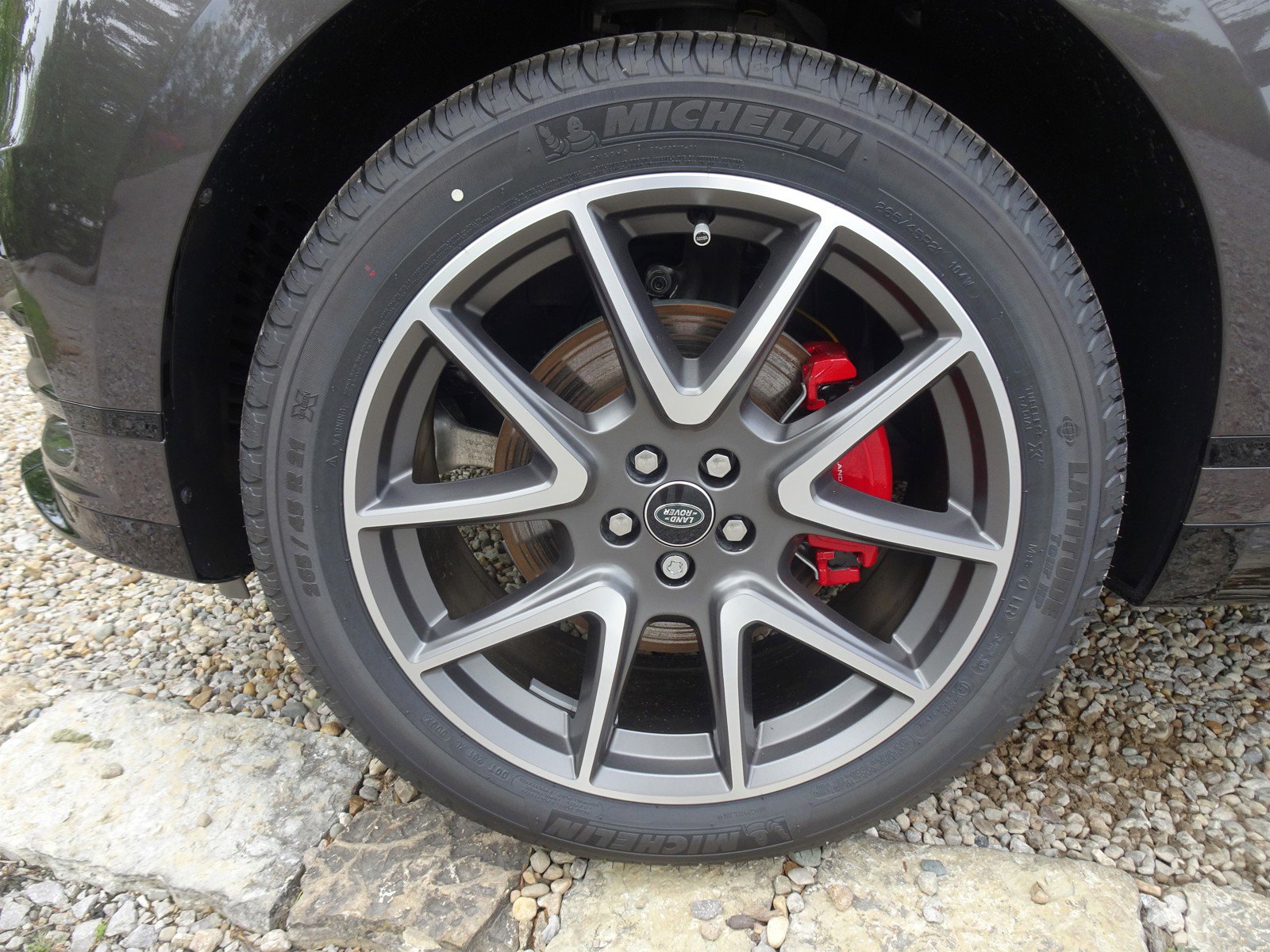 New 2025 Land Rover Range Rover Velar Dynamic SE image 15