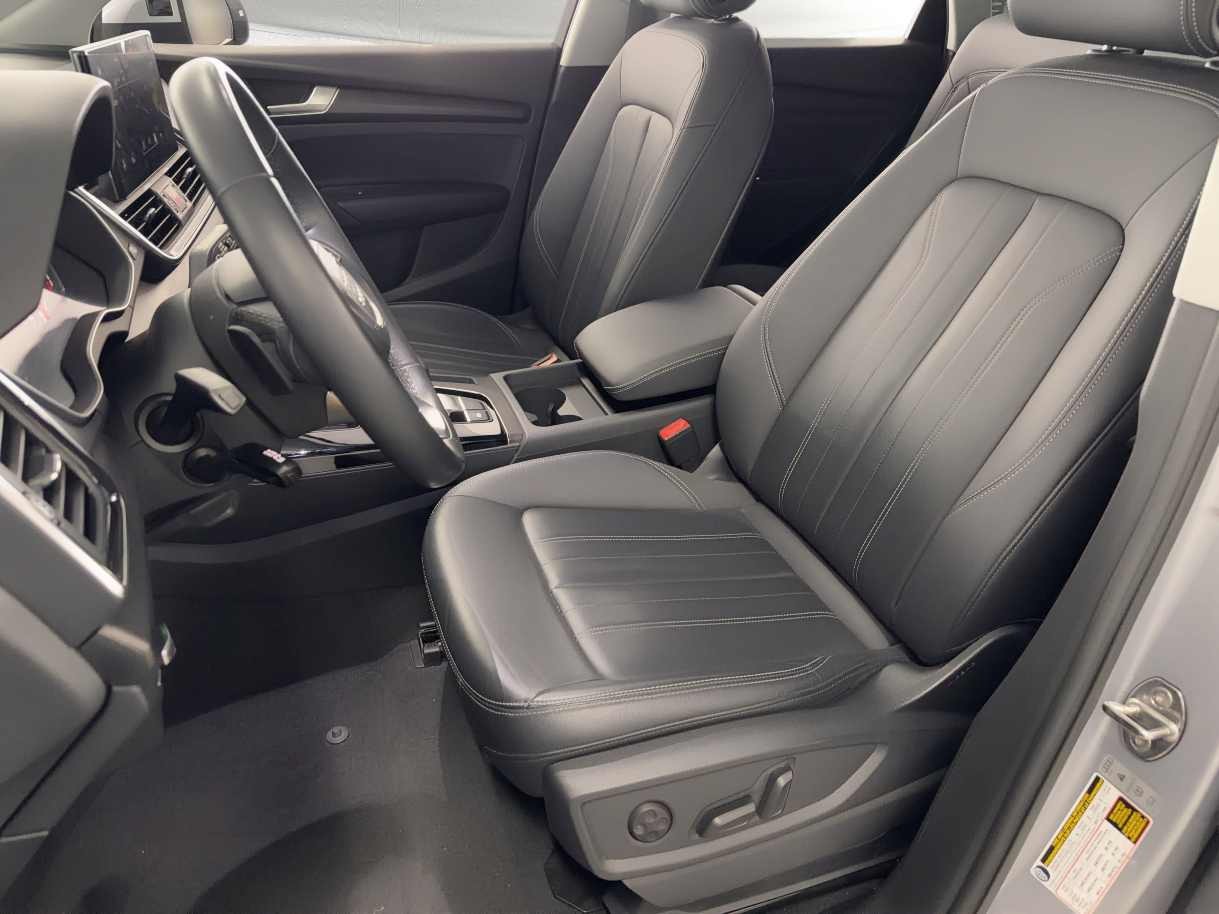 Used 2023 Audi Q5 2.0T Premium w/ Convenience Package AWD/4WD image 5