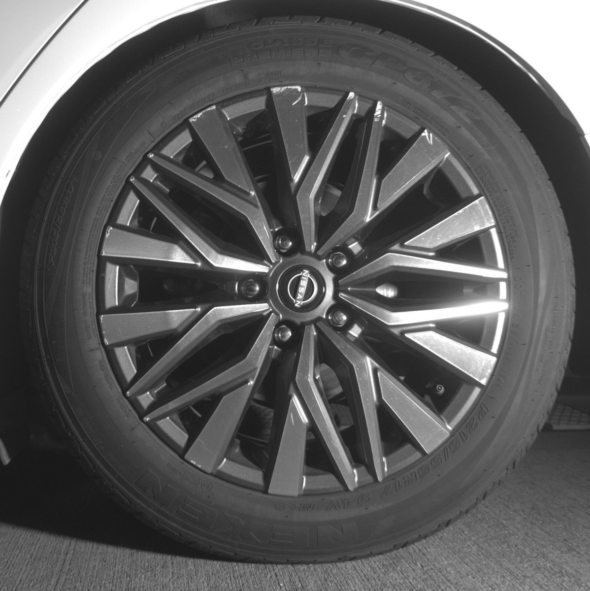 Used 2025 Nissan Altima 2.5 SV image 14