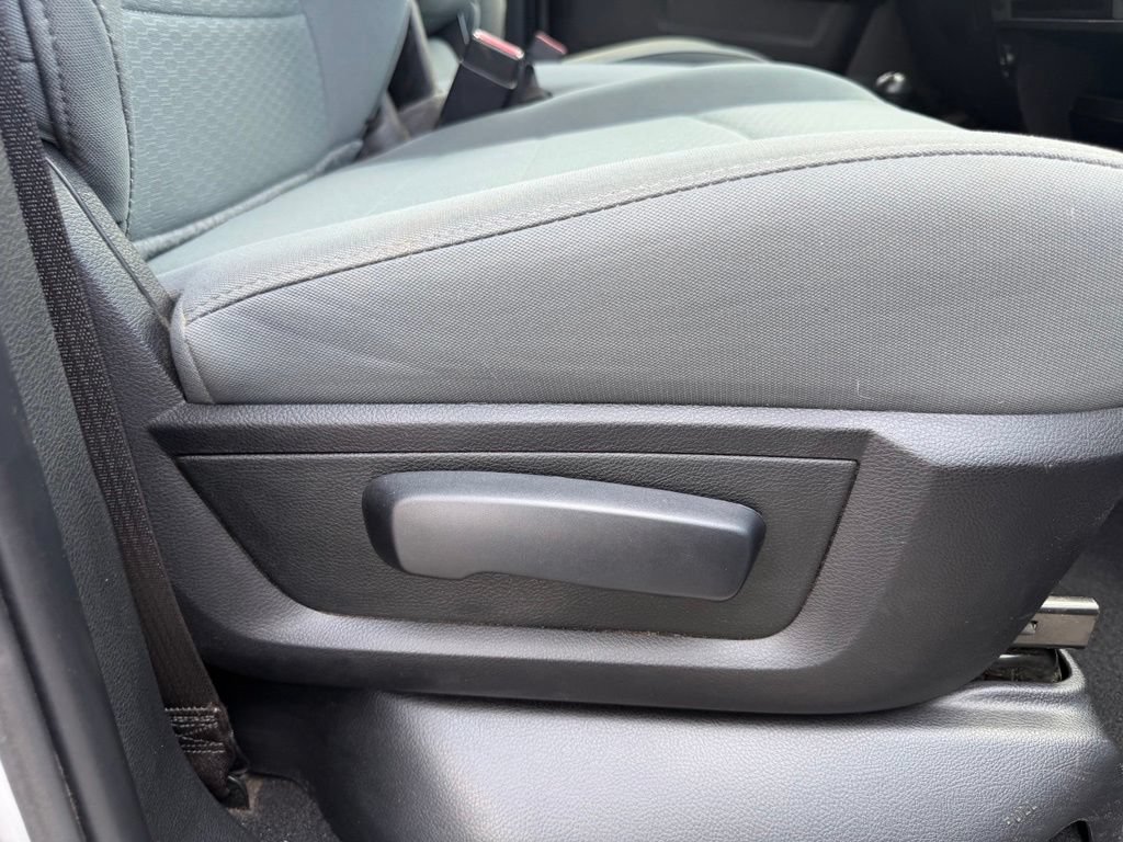 Used 2018 RAM 3500 Tradesman w/ Chrome Appearance Group AWD/4WD image 32