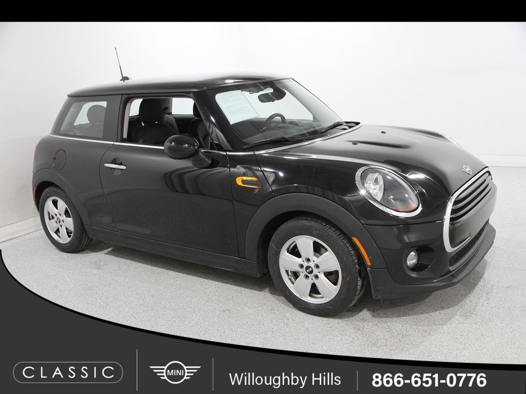 Used 2019 MINI Cooper 2-Door Hardtop image 1