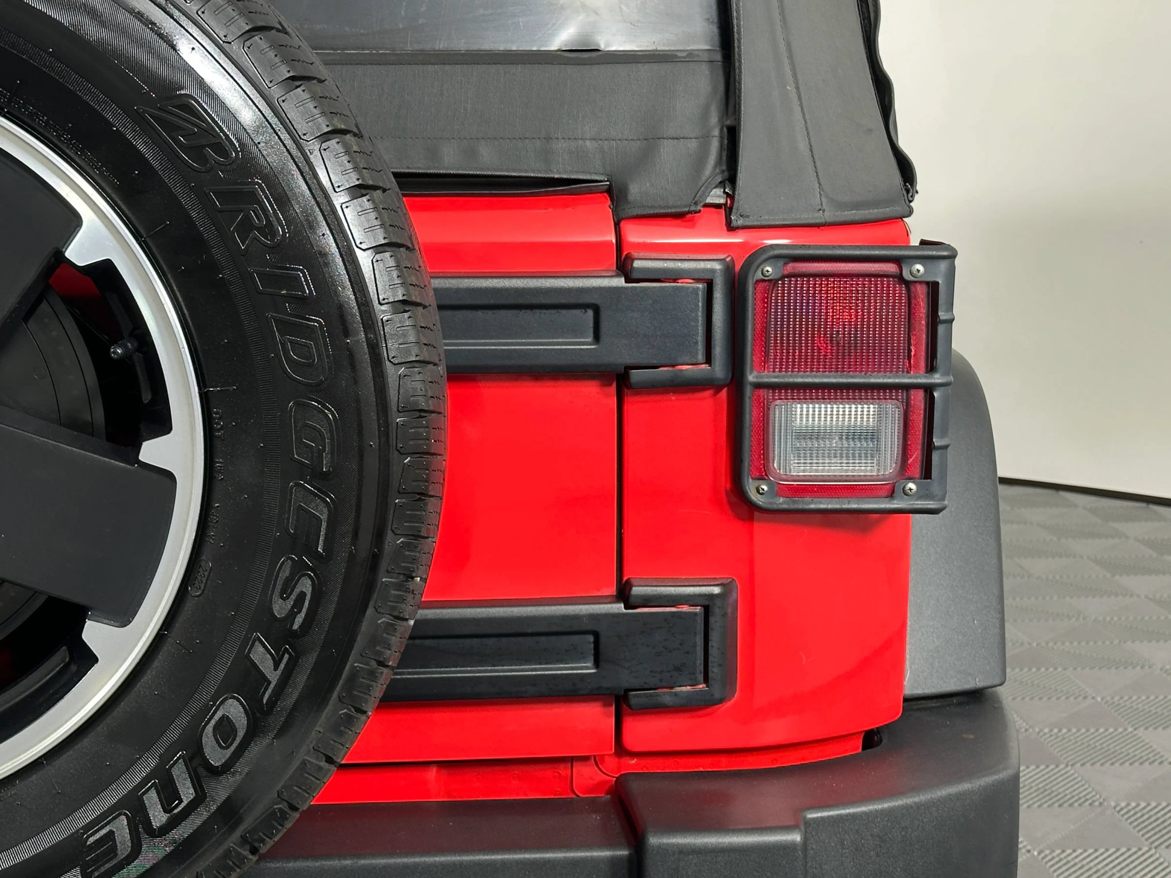 Used 2013 Jeep Wrangler Sport w/ Connectivity Group AWD/4WD image 11