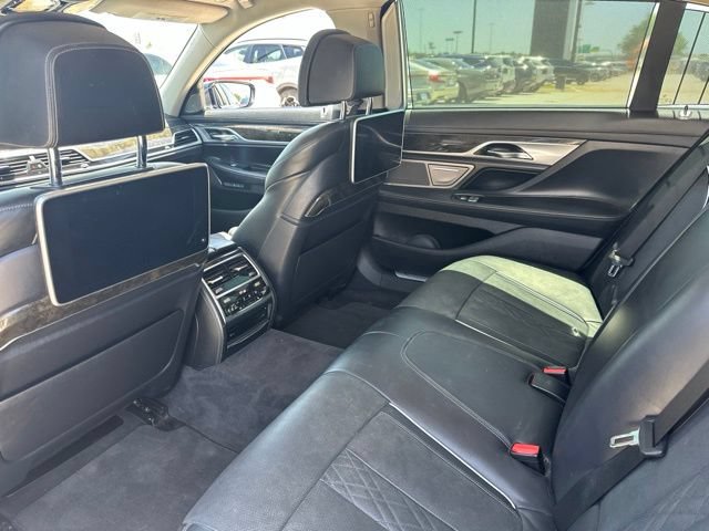 Used 2016 BMW 750i xDrive AWD/4WD image 12